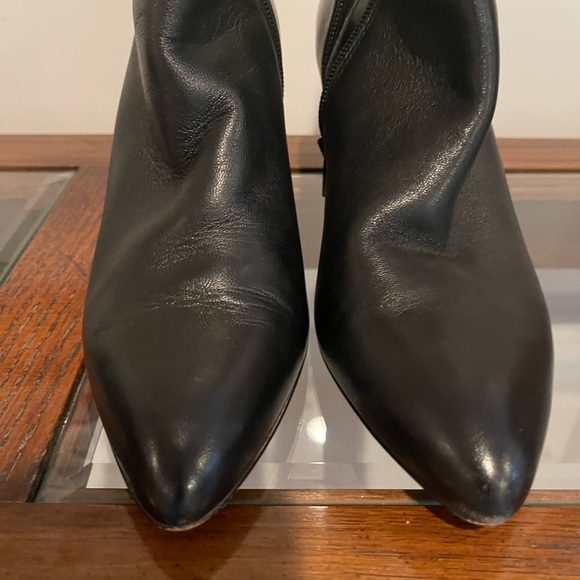 enzo angiolini black booties